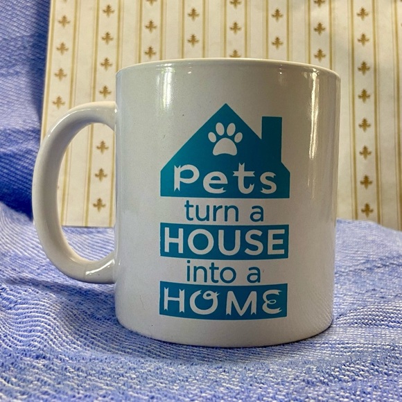 Other - 🌸 3/$15 NWOT Pets Turn a House into a Home Coffee Mug Blue Writing
